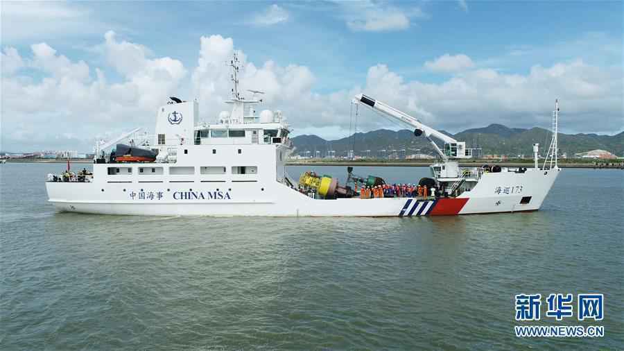 搭载北斗定位装置的大型航标船列编南海航保中心