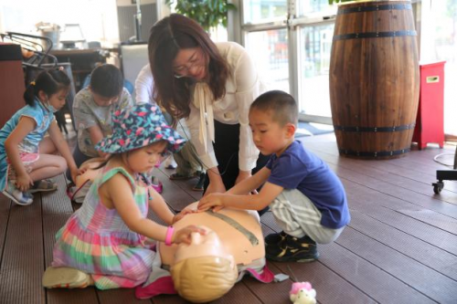曜影医疗首届“家庭日”成功举办，逾300中外家庭共度健康亲子嘉年华